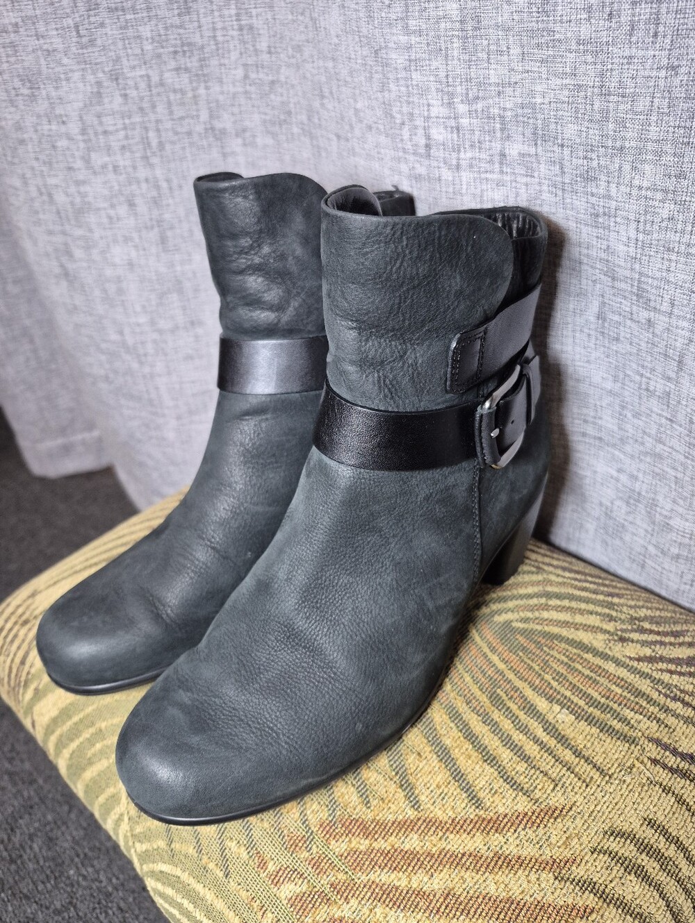 ECCO Touch 15 Black Leather Ankle Booties Women's EU 38 US 7.5-8 Buckle Zip